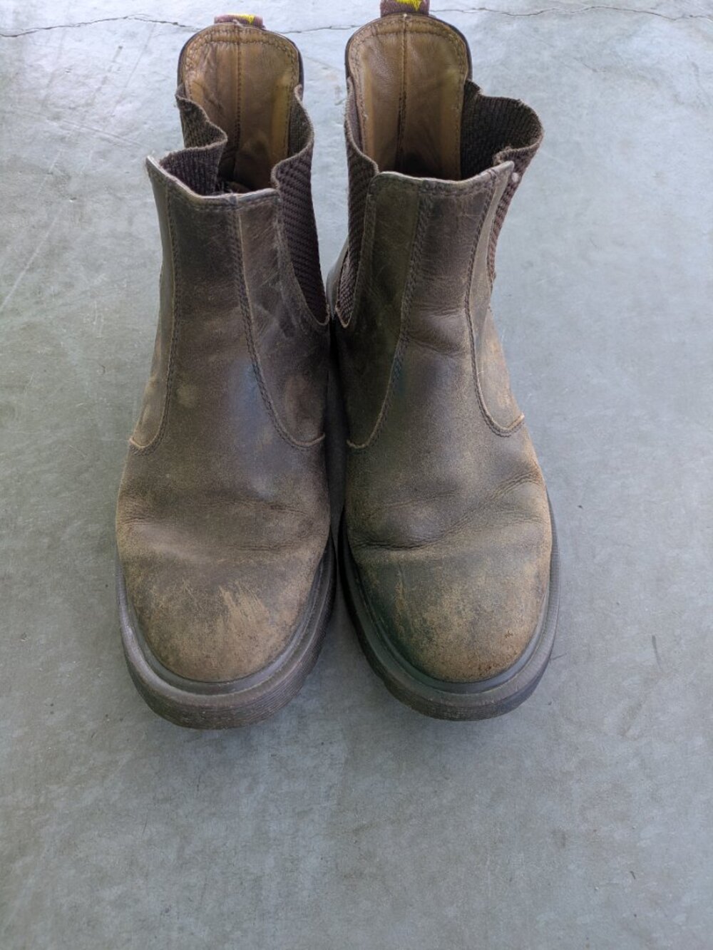 Dr. Martens 2976 Unisex 9 Women/ 8 Men Leather Chelsea